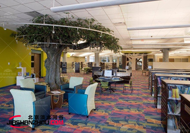 運用仿真樹可以助力我們把辦公室改變為愜意安寧的地方