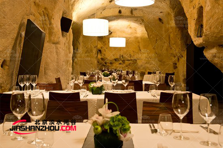 成都仿真室內(nèi)生態(tài)洞穴餐廳景觀施工經(jīng)典案例