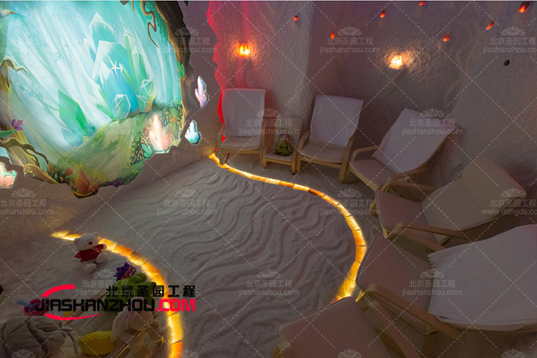 仿真洞穴鹽療酒店是創造無縫外觀的簡主義空間