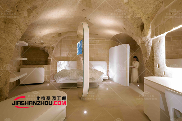 仿真鹽洞汗蒸房將高科技／未來主義的形式與淺色和飾面相結(jié)合