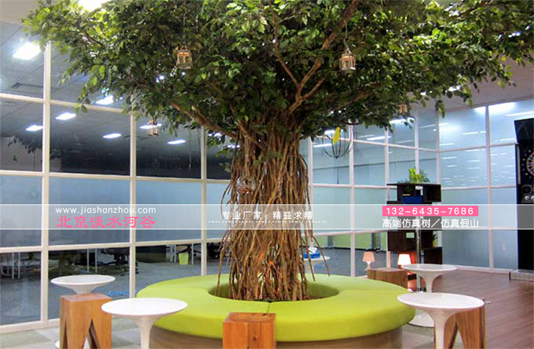 仿真樹越來(lái)越多的出現(xiàn)在各種休閑娛樂(lè)場(chǎng)合