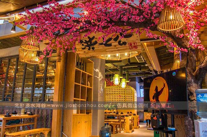 成都武侯區(qū)塑料樹仿真樹 生產(chǎn)安裝一站式服務