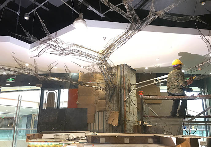 仿真樹包柱子.jpg 仿真樹包柱子