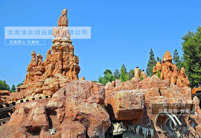 仿真假山.jpg 仿真假山