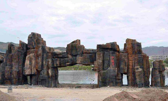 塑石假山制作.jpeg 塑石假山制作