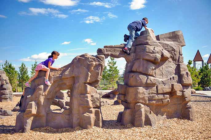 兒童樂園塑石假山.jpg 兒童樂園塑石假山