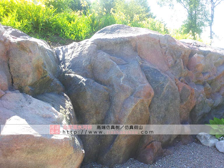 水泥假山護坡.jpg 水泥假山護坡