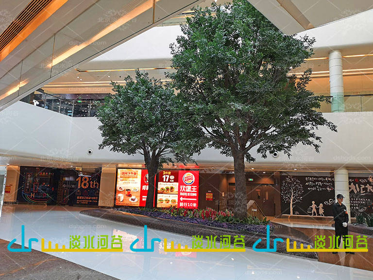 室內仿真假樹.jpg 室內仿真假樹