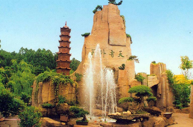 大型塑石假山施工隊.jpeg 大型塑石假山施工隊