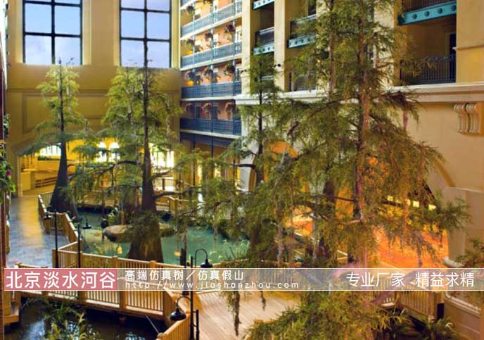 仿真大松樹.jpg 仿真大松樹