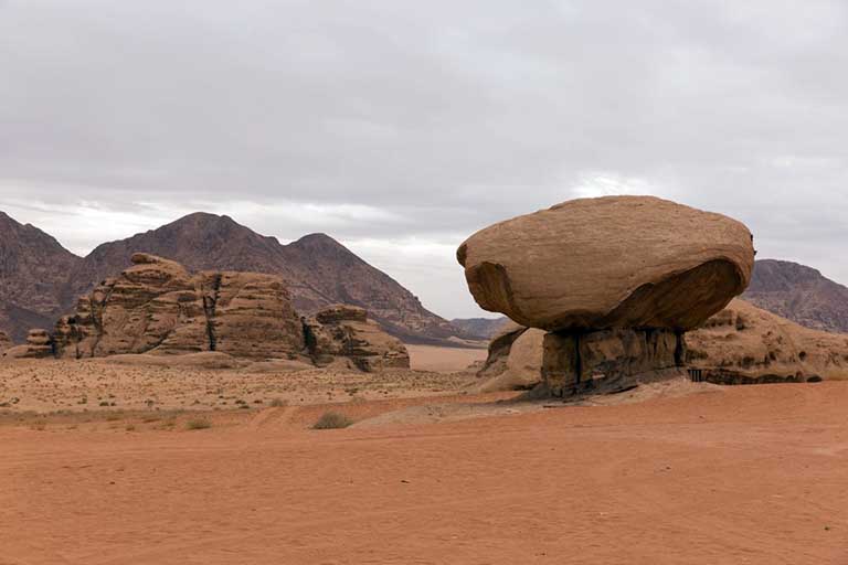 人造假山.jpg 人造假山