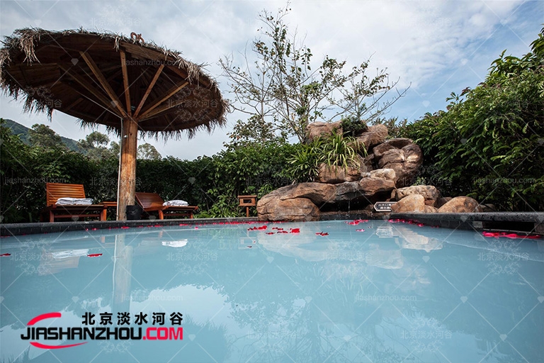 塑石假山.jpg 塑石假山