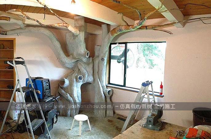 室內裝修大樹的圖片