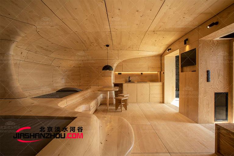 木質仿洞穴酒店