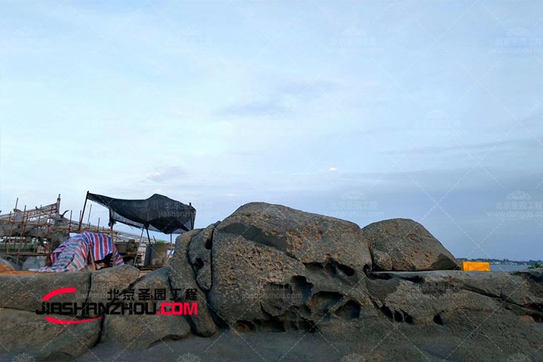 塑石假山.jpg 塑石假山