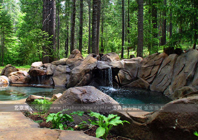 塑石假山.jpg 塑石假山.jpg