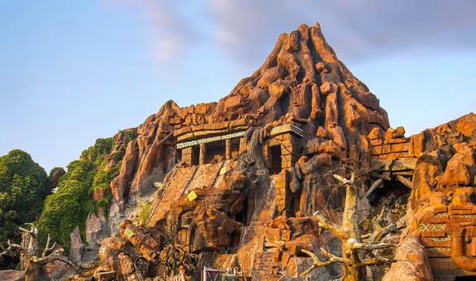 水泥假山.jpg 水泥假山.jpg